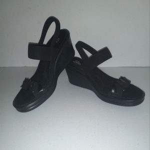 Skechers Black Wedge Heel Sandals sz 8 Women's Shoes 32934